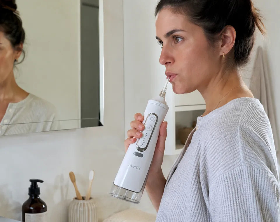 SWSH S40 Water Flosser - White In Use